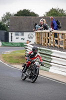 Vintage-motorcycle-club;eventdigitalimages;mallory-park;mallory-park-trackday-photographs;no-limits-trackdays;peter-wileman-photography;trackday-digital-images;trackday-photos;vmcc-festival-1000-bikes-photographs